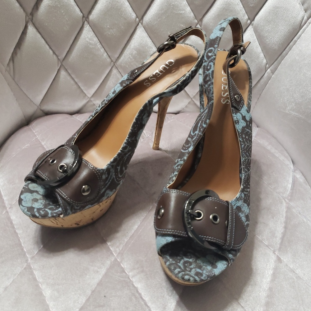 ****SOLD****Guess Heels